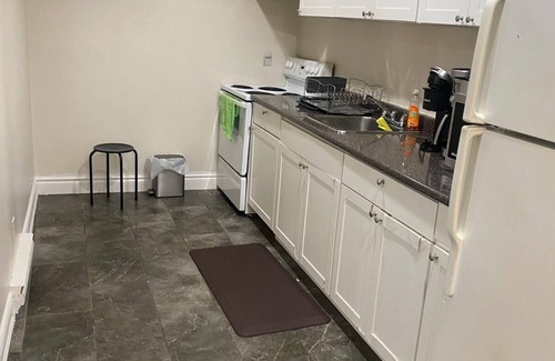 Bowmanville Apartment | Downtown Apartment 6 or 7 People