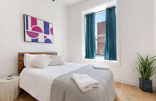Bangor Apartment | Downtown Apt With Private Patio