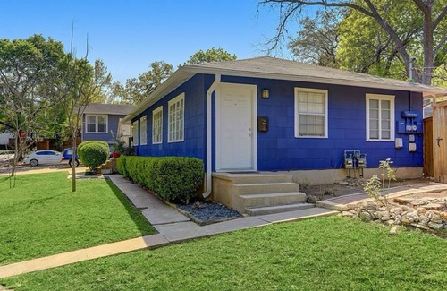 Westfield House | Downtown ATX! Deep Eddy Bungalow #B
