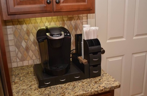 Auburn Apartment | Downtown Auburn 2BR/2.5BA Condo across from campus