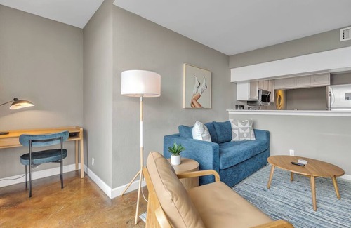 Downtown Austin Apartment | Downtown Austin Loft | Full Kitchen & Balcony | Steps from Congress Ave & Bars