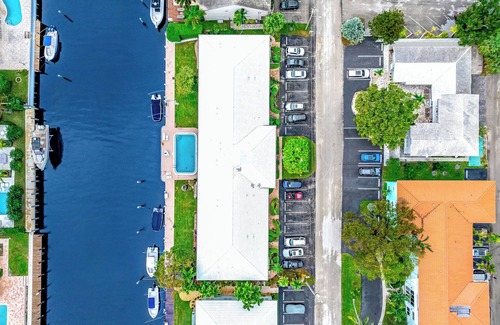Coral Ridge Apartment | Downtown Beach Studio Unit! Walk To Beach+Shops!