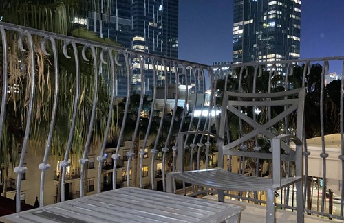 City West Apartment | Downtown bright lights