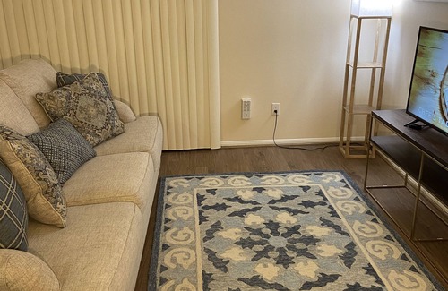 City West Apartment | Downtown bright lights