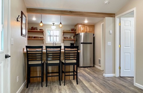 Cody House | Downtown Casita, recently renovated, charming 1 bedroom, with parking and a gas grill!