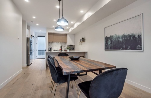 People's Freeway House | Downtown Central 9th SLC Loft Walk or Trax to Convention Center