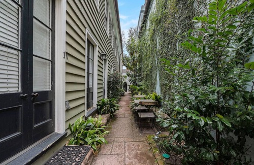 Harleston Village Condo | Downtown Charleston Serenity~1br/1ba Condo
