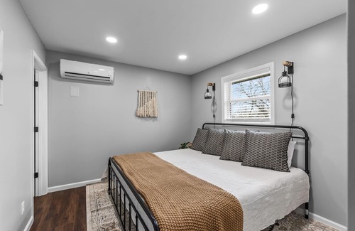 Cape Girardeau Apartment | Downtown Charm: 2 BR Retreat, #10