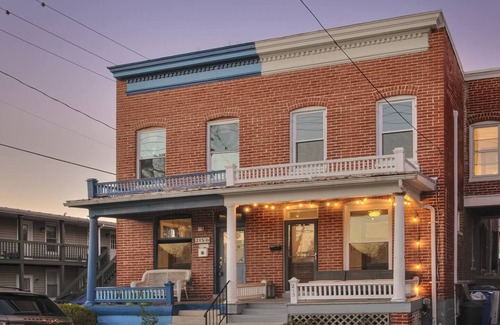 Downtown House | Downtown Charm: Pets Welcomenn