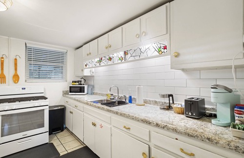 Biloxi House | Downtown Cottage! Walk/Cart Everywhere, 2 King Beds