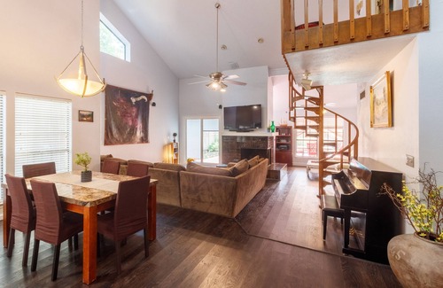 Bryan Place House | Downtown Dallas Full House with Sparkling Heated Pool/Spa