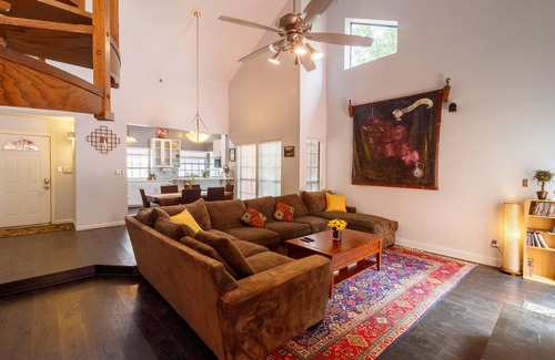 Bryan Place House | Downtown Dallas Full House with Sparkling Heated Pool/Spa