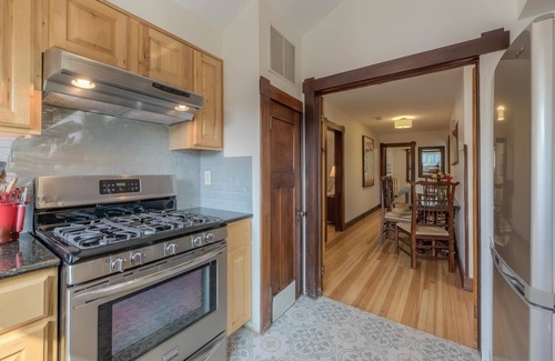 Mapleton Hill Condo | Downtown Delight off Pearl street