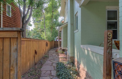 Mapleton Hill Condo | Downtown Delight off Pearl street