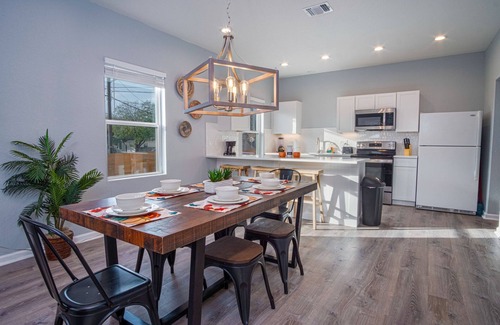 Denver Heights Cottage | Downtown Dream Home Spacious 4br/2ba Sleeps 12!