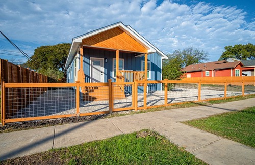 Denver Heights Cottage | Downtown Dream Home Spacious 4br/2ba Sleeps 12!