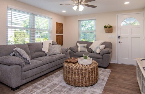 Dunedin Villa | Downtown Dunedin Cottage Completely Remodeled!