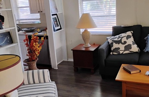 Dunedin Villa | Downtown Dunedin Villa near Bluejay's Baseball Stadium that offers "serenity".