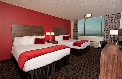 Downtown Las Vegas Hotel | Downtown Escape! Pool, Nightly Entertainment, Free Parking, Casino!