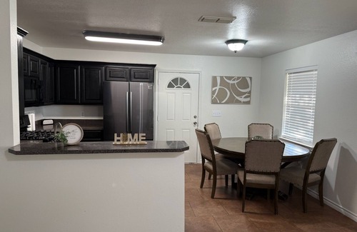 Odessa House | Downtown Family Friendly 3 bed Home with large patio