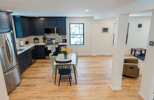 Freeport House | Downtown Freeport Barn'acle