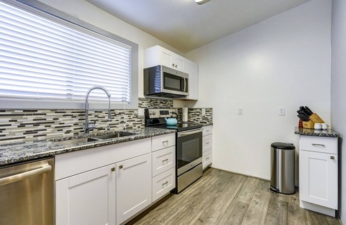 Prescott House | Downtown Historic Charm with Modern Comfort