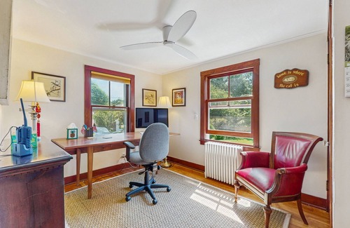 Rockport House | Downtown home: walk to town, beach & regional rail station