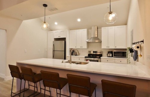 Downtown Jacksonville House | Downtown Jax Retreat- Sleeps 25