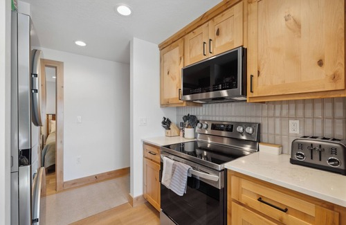 McCall House | Downtown Loft 205 - half block from lake, restaurants, and shopping