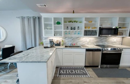 Nacogdoches House | Downtown Luxurious Gem