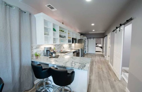 Nacogdoches House | Downtown Luxurious Gem