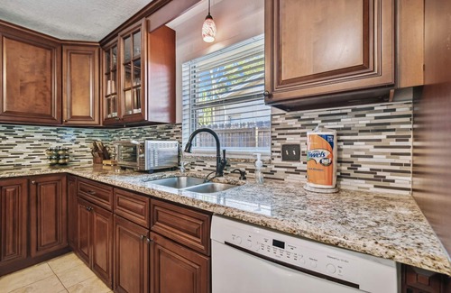 Palm Harbor House | Downtown Palm Harbor Sunshine Retreat w/Heated Pool & Game Room