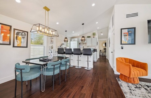 Garfield House | Downtown Phoenix Modern Retreat- 2 Homes in 1!