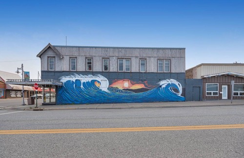 Two Harbors Apartment | Downtown Retreat, Near Parks & Brewery, Unit 4