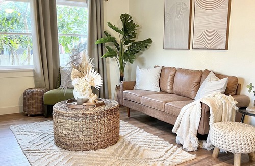 Downtown Riverside House | Downtown Riverside: Walking Distance