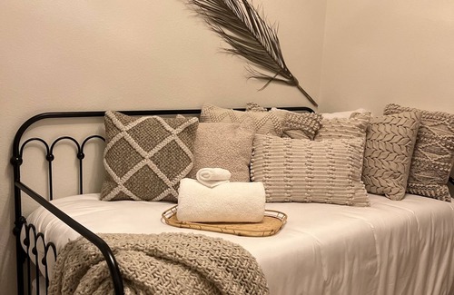 Downtown Riverside House | Downtown Riverside: Walking Distance