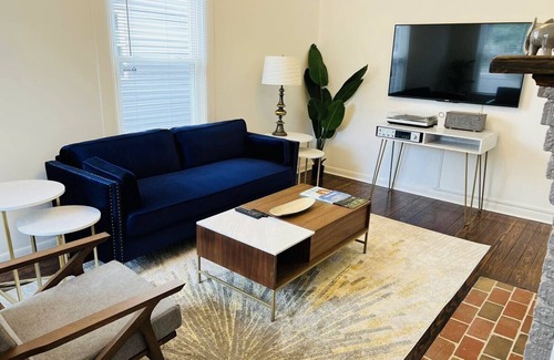 Lexington House | DOWNTOWN, Rupp Arena just 5 min away. 2 bedr/1 Bath cozy home.