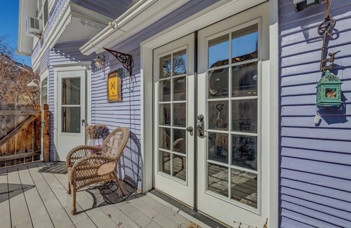 Glenwood Springs House | Downtown Rustic Luxury Garden Suite