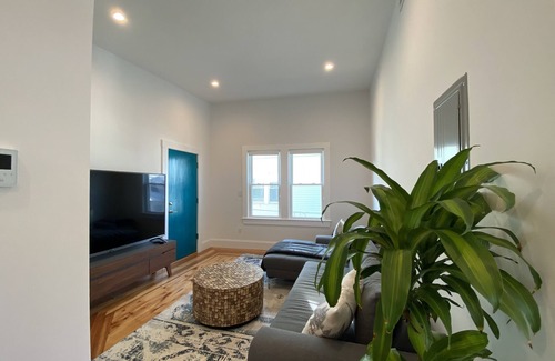 Salem Condo | Downtown Salem - Park & Play Modern 3 Bedroom