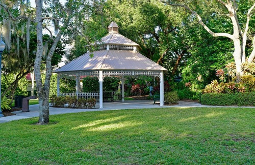 Laurel Park Apartment | DOWNTOWN SARASOTA - Historic Laurel Park - PETS ALLOWED