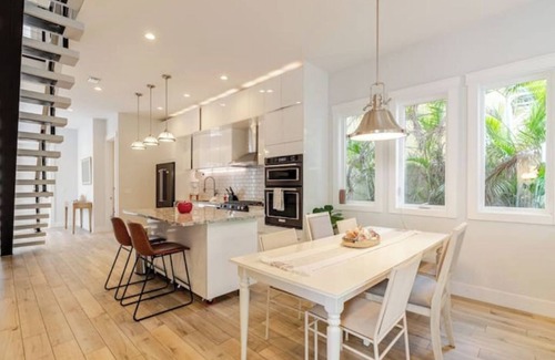 Central Sarasota House | Downtown Sarasota w/Saltwater Pool + Hot Tub
