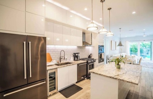 Central Sarasota House | Downtown Sarasota w/Saltwater Pool + Hot Tub