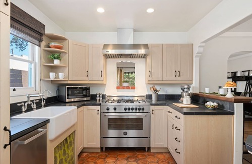 Santa Barbara House | Downtown SB Cottage! Charming Cozy and Recently Remodeled