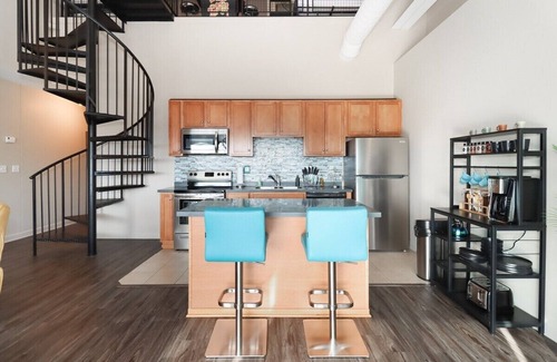 Sandusky Condo | Downtown Sleeps 8 By Cedar Point Sports Force Kalahari!