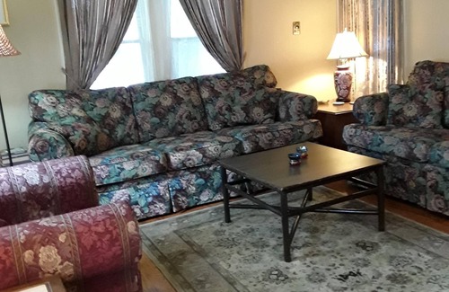 Saint Joseph Cottage | Downtown St. Joseph! Walk to EVERYTHING! Best Price in town! Book NOW!