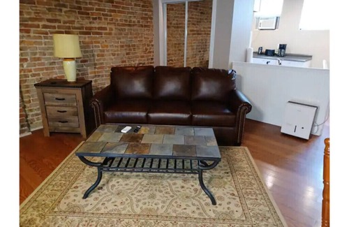 Cadiz Apartment | Downtown Studio w/Balcony