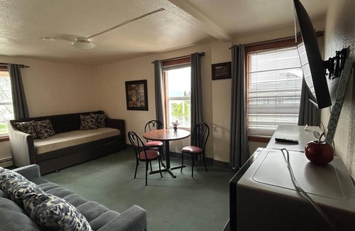 Seward Apartment | Downtown Suite – Steps from Sealife Center and Walking Distance to Everything!