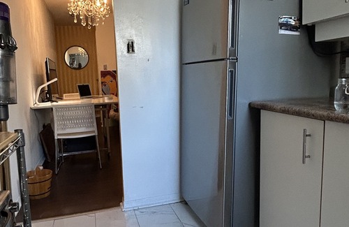 Niagara Condo | Downtown Toronto Close to All Attractions. 2-Bdrm Condo with Solarium & Balcony