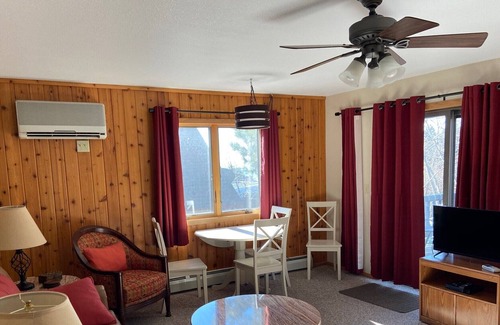 Grand Marais Condo | Downtown Treehouse