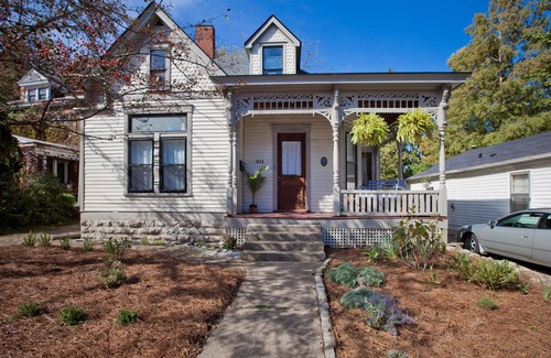 Woodward Heights Apartment | Downtown Two Bedroom Apartment in Downtown Lexington near Rupp Arena